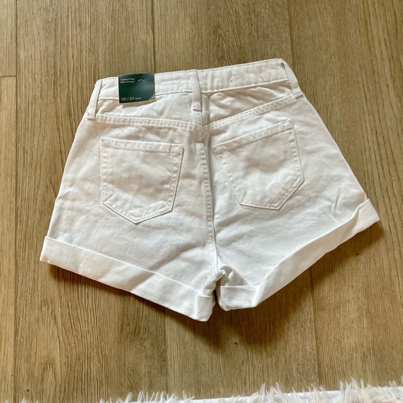 NWT Wild Fable Highest Rise White Denim Mom Shorts - Picture 4 of 8
